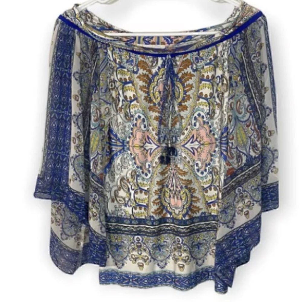 Analili beautiful cold shoulder bell sleeve blouse size XS/S